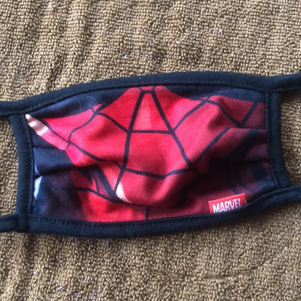 BRAND NEW CHILDREN’S SPIDER-MAN FACE MASKS. 🕷